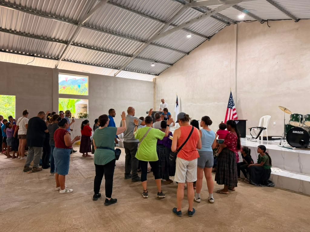 Culto misionero en Lanquín